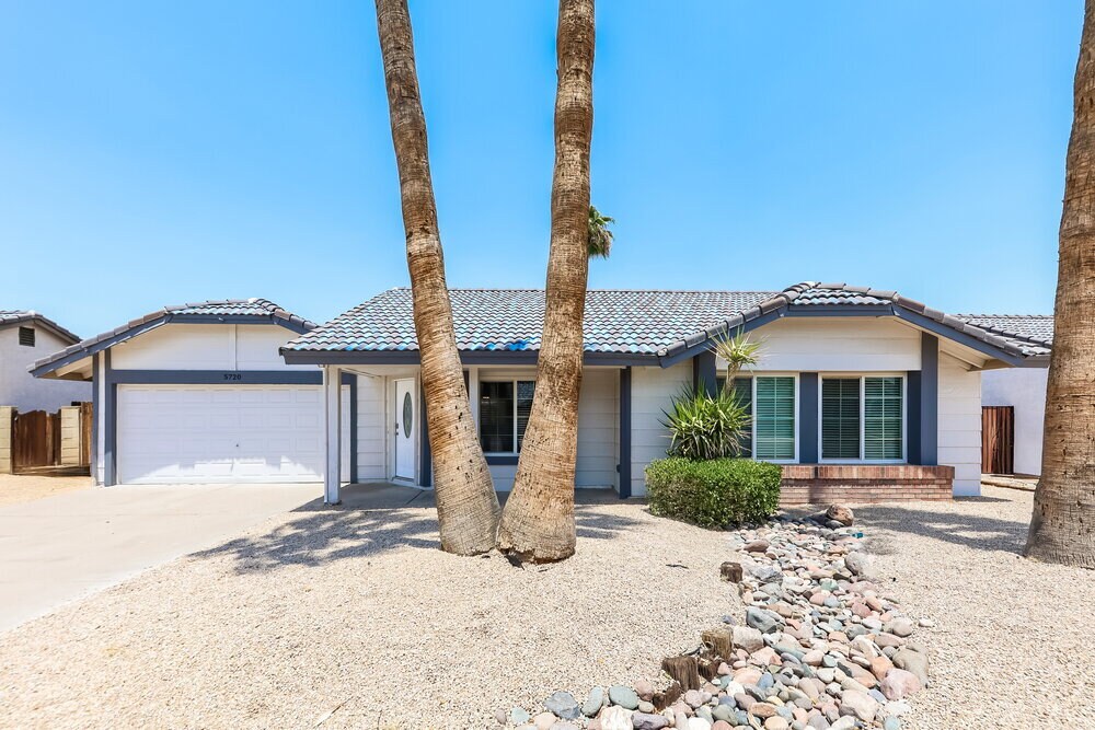 5720 W Wagoner Rd in Glendale, AZ - Building Photo