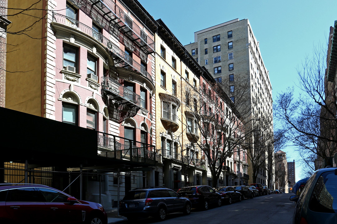 321 W 100th St in New York, NY - Foto de edificio