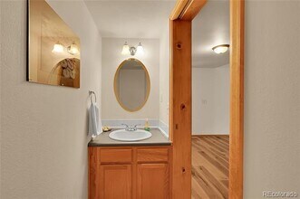 2650 S Vaughn Way in Aurora, CO - Building Photo - Building Photo