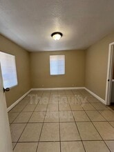 928 W Goshen Ave in Visalia, CA - Building Photo - Building Photo
