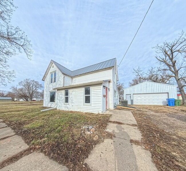 property at 306 W Reed St