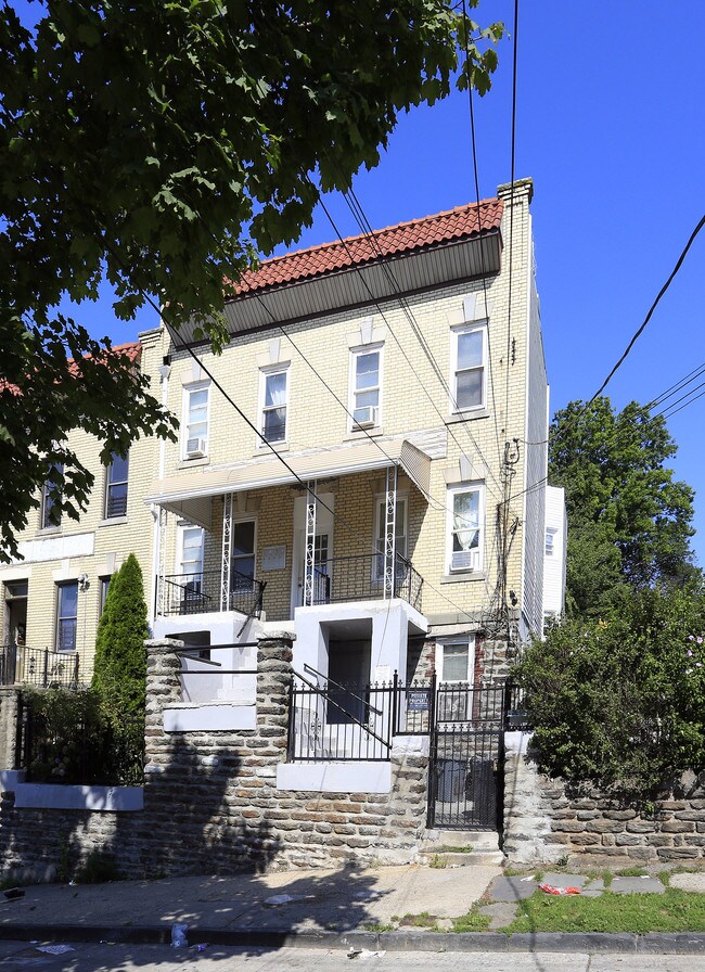42 S Bleeker St in Mount Vernon, NY - Foto de edificio - Building Photo