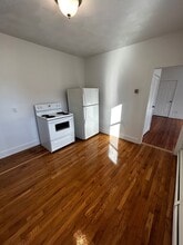 155C Danielson Pike, Unit First Floor 1 Bed in Scituate, RI - Foto de edificio - Building Photo