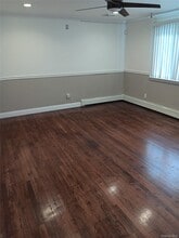 31 Essex St in West Babylon, NY - Building Photo - Building Photo