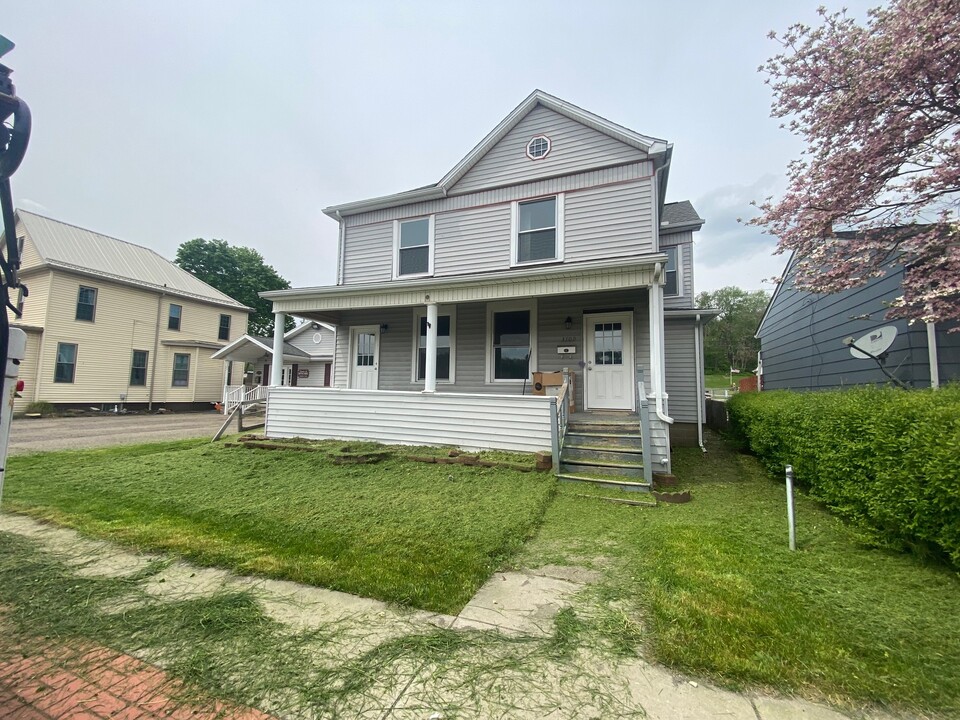 3709 Central Ave in Shadyside, OH - Foto de edificio