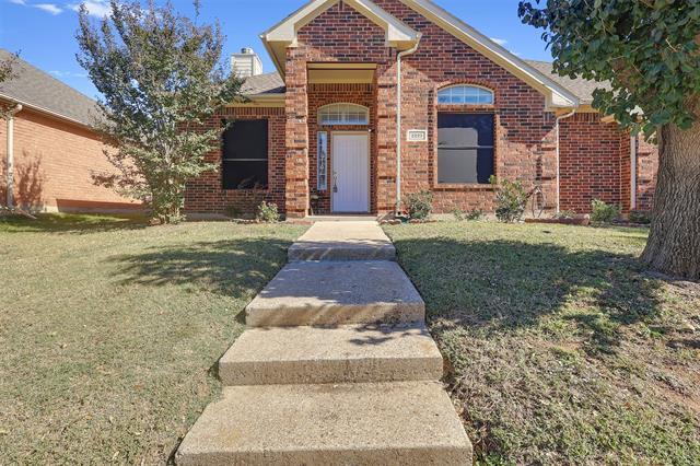 2222 Heads Ln in Carrollton, TX - Building Photo - Building Photo