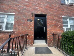 133 S Courthouse Rd in Arlington, VA - Building Photo - Building Photo