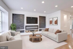 5809 Waterdale Ct in Centreville, VA - Building Photo