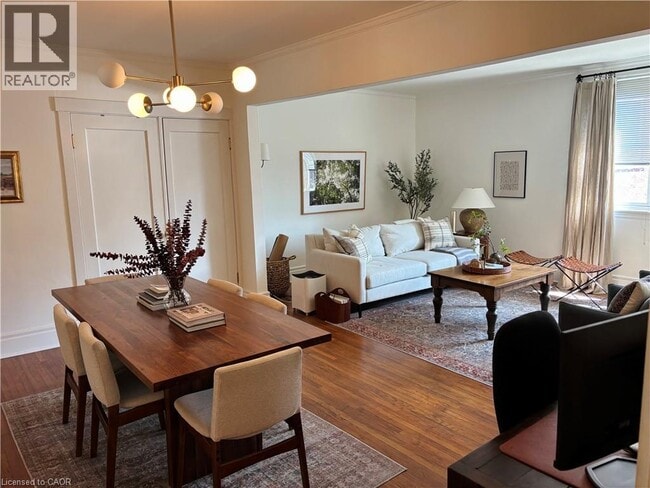 property at 285 King St W