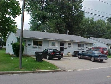 210-212 W Locust St in Three Oaks, MI - Building Photo - Building Photo