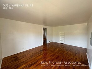 5319 Ravenna Pl NE in Seattle, WA - Foto de edificio - Building Photo