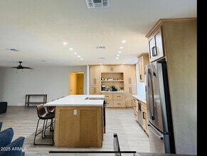 215 E Helena Dr in Phoenix, AZ - Building Photo - Building Photo