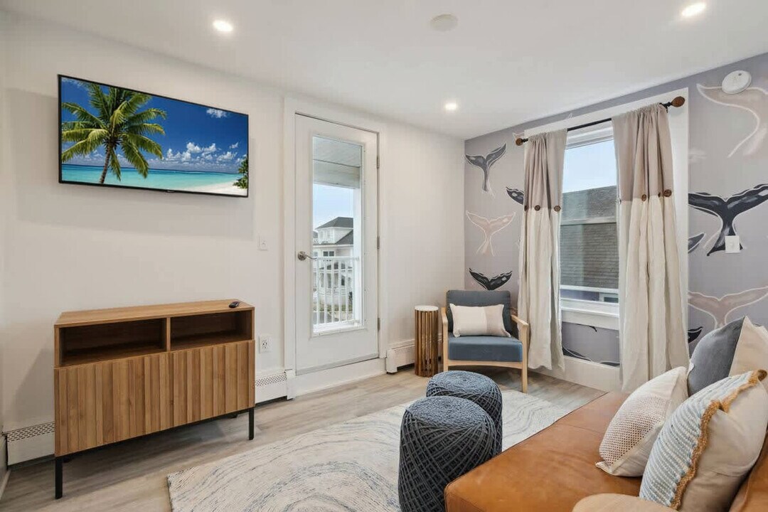 61 Ocean Blvd in Hampton, NH - Building Photo