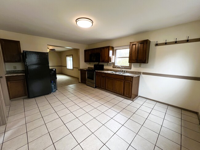 640 Leighton Rd, Unit #2 in Augusta, ME - Foto de edificio - Building Photo