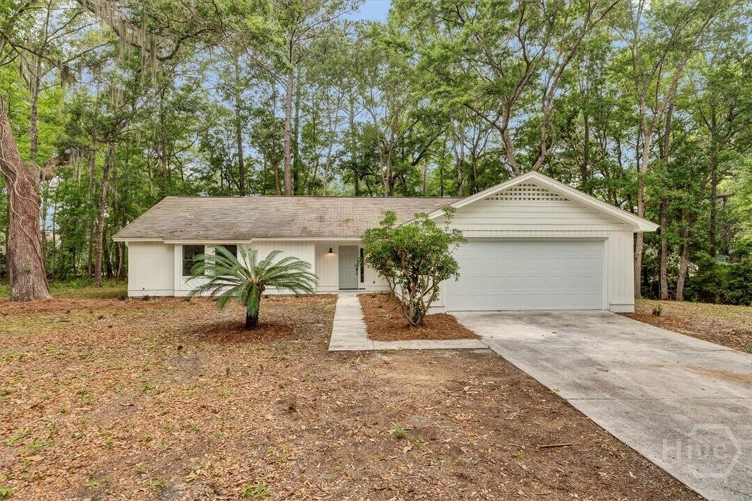 263 Tivoli Marsh Rd in Richmond Hill, GA - Foto de edificio
