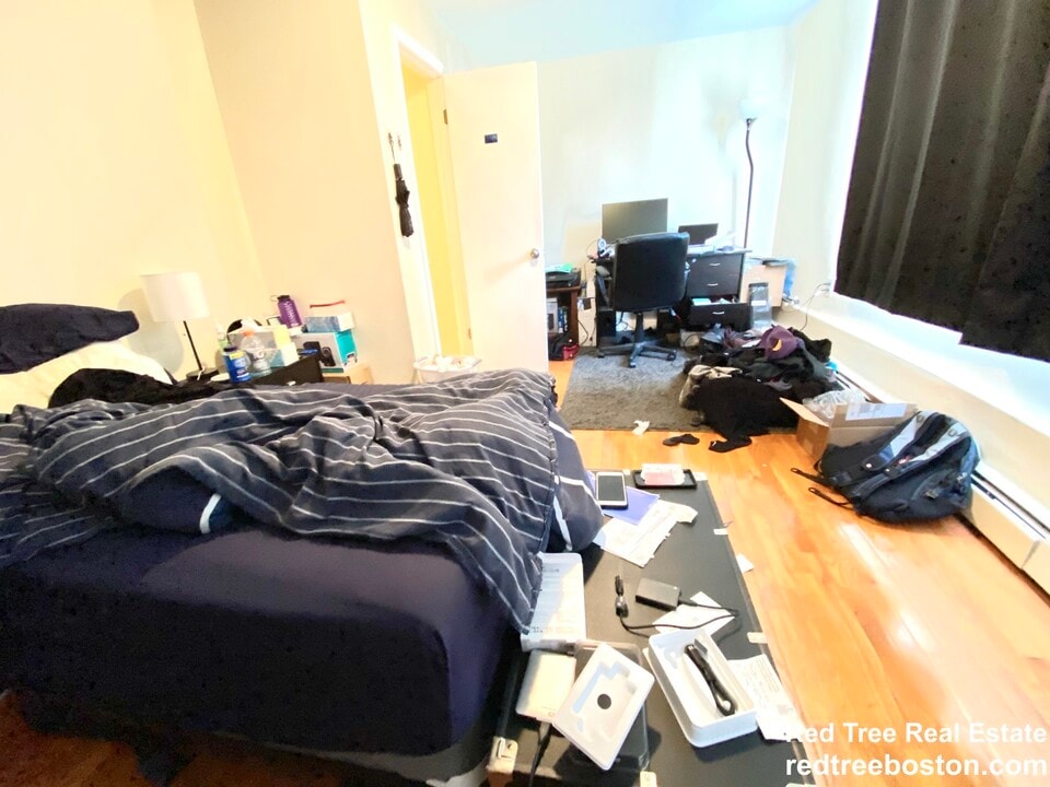 238 Everett St, Unit 1 in Boston, MA - Building Photo