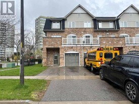 1665 Avonmore Square in Pickering, ON - Building Photo
