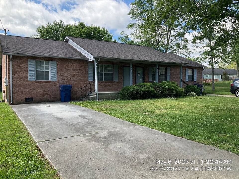 8671 Tervada Dr in Knoxville, TN - Building Photo