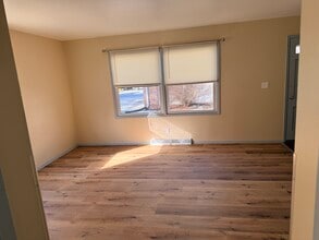 12233 W Dearbourn Ave in Wauwatosa, WI - Foto de edificio - Building Photo