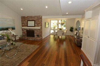 137 S Stonebrook Dr in Orange, CA - Foto de edificio - Building Photo