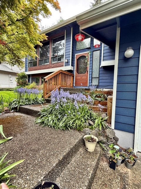 710 Parkway Ct NE in Bremerton, WA - Building Photo