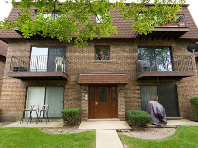 9818 Bianco Terrace in Des Plaines, IL - Building Photo