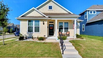 8423 Martinique Mews in Rowlett, TX - Building Photo