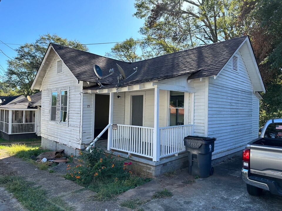 73 Pine St in Grantville, GA - Building Photo