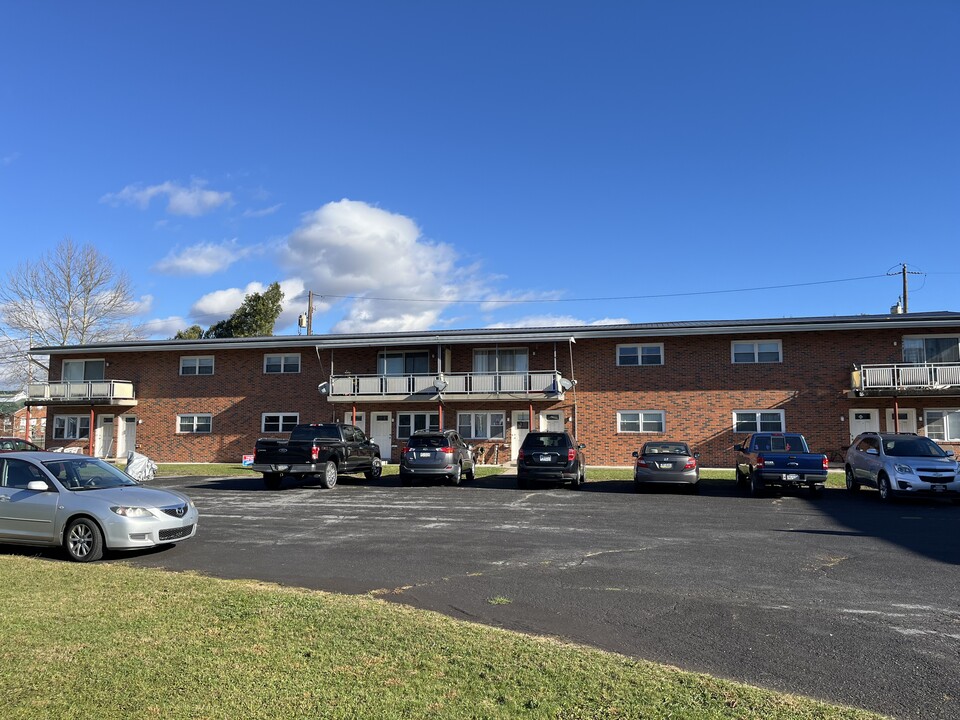 537 S Wayne St, Unit A in Lewistown, PA - Building Photo