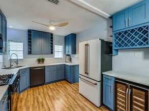 5739 Ellsworth Ave in Dallas, TX - Building Photo - Building Photo