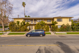 110 W Matilija St in Ojai, CA - Building Photo - Building Photo