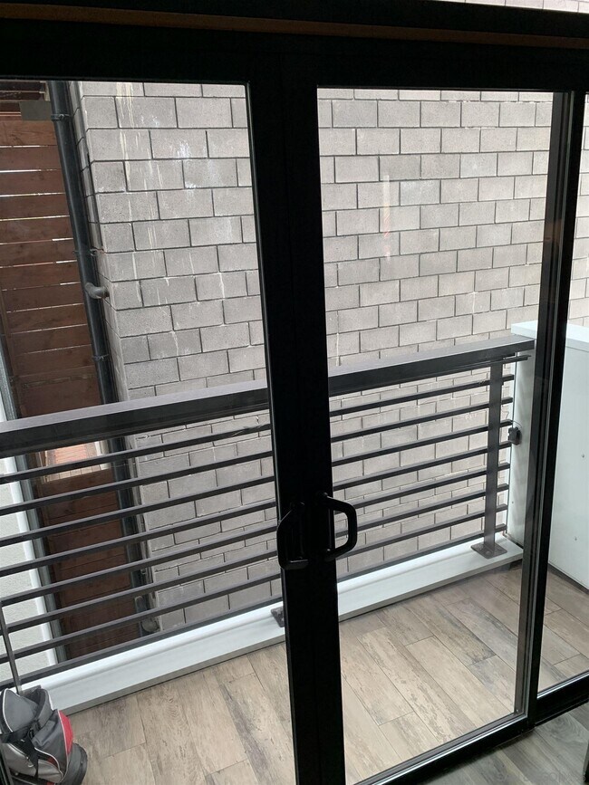 1929 Columbia St-Unit -404 in San Diego, CA - Building Photo - Building Photo