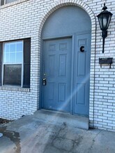 1210 W Main St, Unit 1210-C in Festus, MO - Foto de edificio - Building Photo