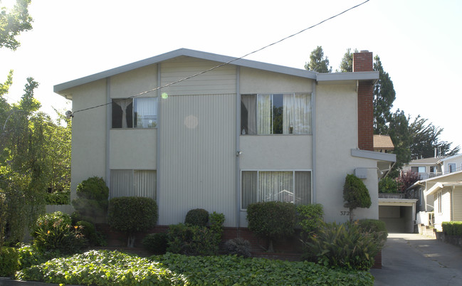 3728 Maybelle Ave in Oakland, CA - Foto de edificio - Building Photo