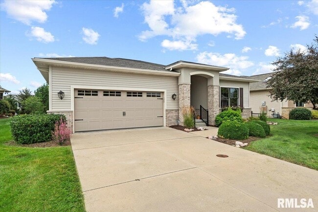 3956 Waterstone Wy in Springfield, IL - Building Photo - Building Photo
