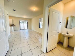 3309 W 111th Pl in Hialeah, FL - Building Photo - Building Photo