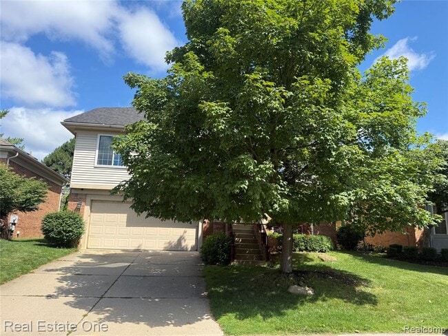 property at 3068 Bridlewood Dr
