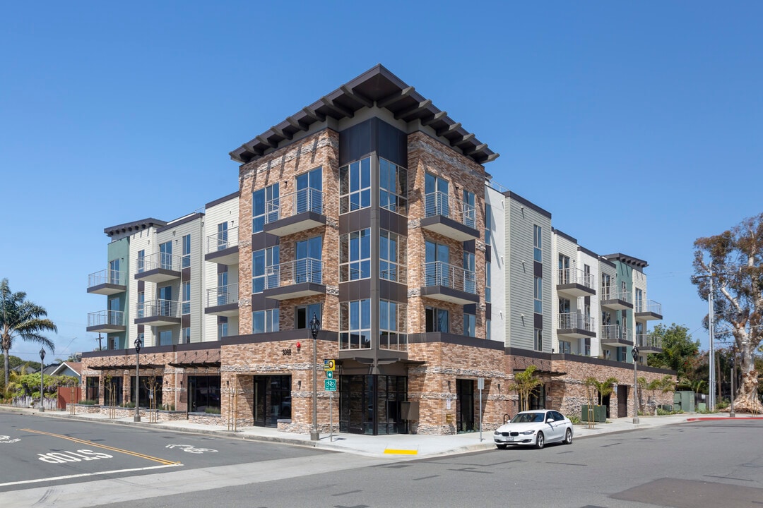 Oak + State in Carlsbad, CA - Building Photo