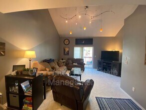 11270 Wood River Way in Anchorage, AK - Building Photo - Building Photo