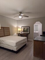 6633 W Montgomery Rd in Houston, TX - Building Photo