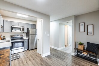 603 Hanna Ave Apartments in Loveland, OH - Building Photo - Building Photo