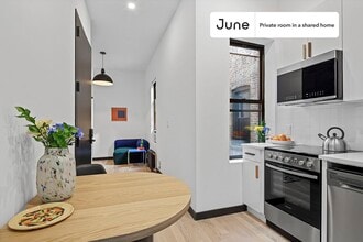 Room in Shared 3 bed/3 bath home in Queens, NY - Building Photo - Building Photo