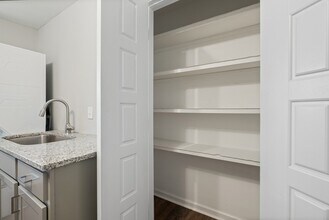 1905 Hermosa St, Unit D in Nashville, TN - Building Photo - Building Photo