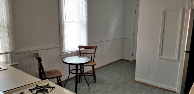1125 S Westnedge Ave, Unit 2 in Kalamazoo, MI - Building Photo - Building Photo