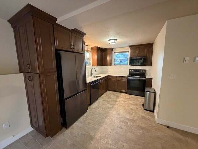 90 High St in Mansfield, MA - Building Photo - Building Photo