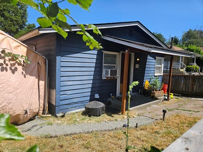 708 -710 S Rose Street, Unit 710 in Seattle, WA - Building Photo - Building Photo