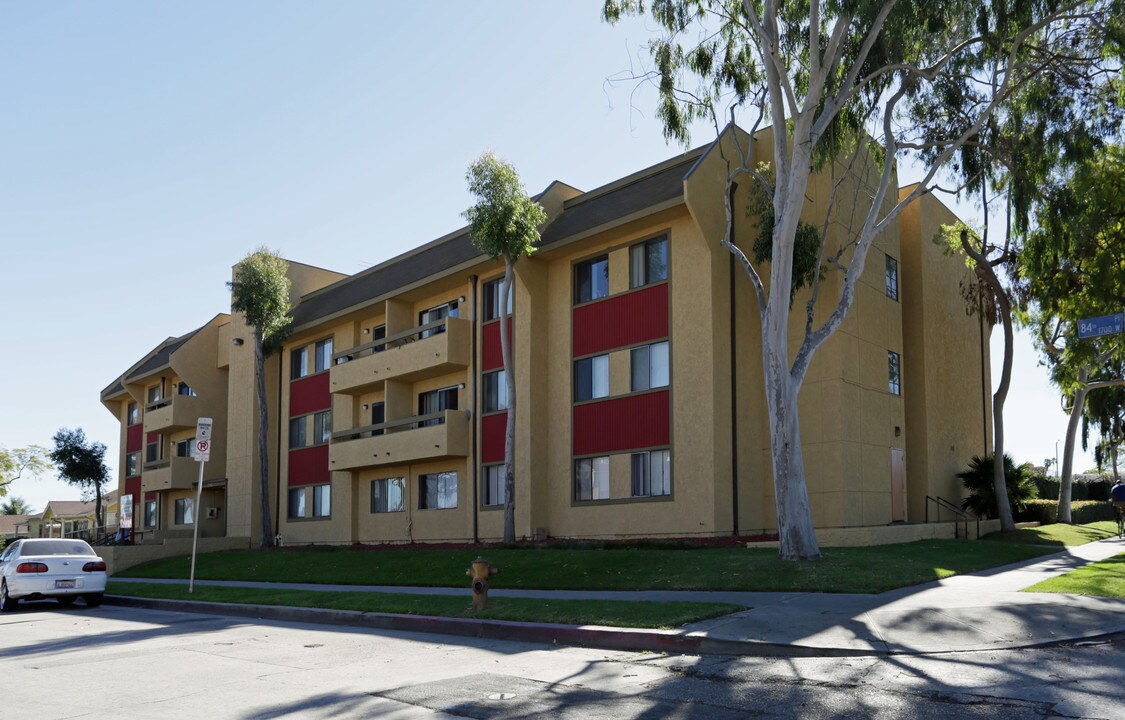 Western Gardens in Los Angeles, CA - Building Photo