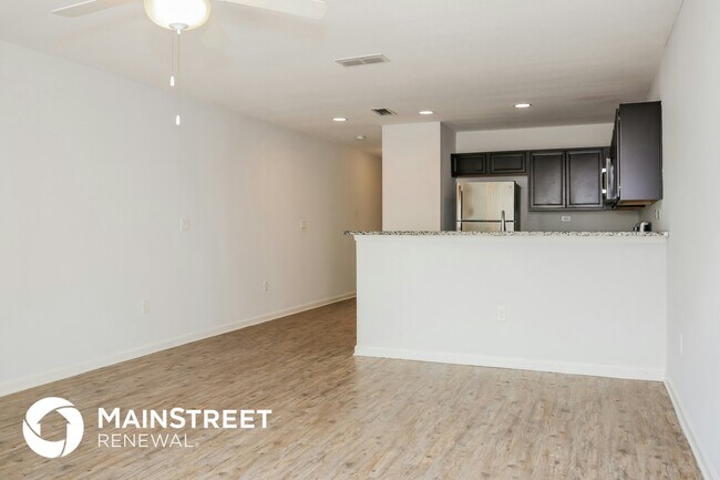 8290 Rigel Rd, Unit 142 in Jacksonville, FL - Building Photo - Building Photo