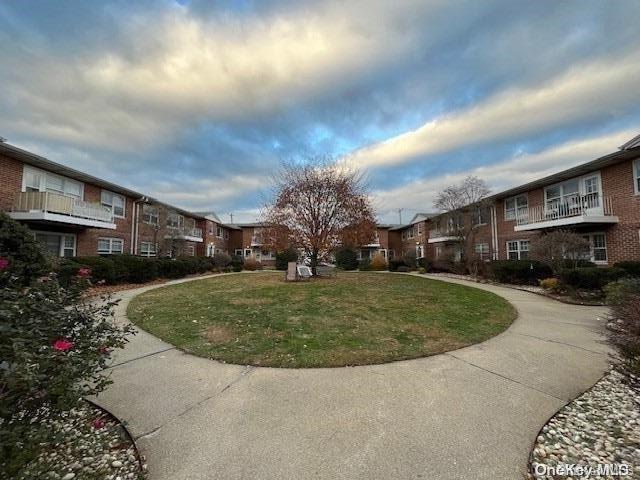 96 Shore Rd-Unit -D1 in Sands Point, NY - Building Photo