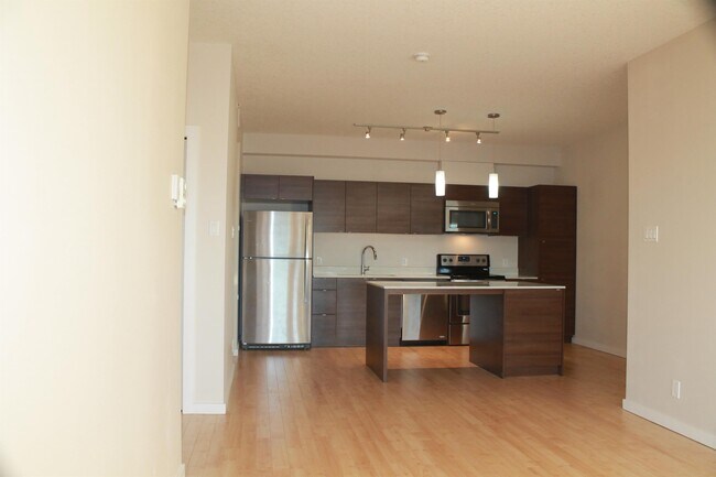 9519-9160 160 Ave NW in Edmonton, AB - Building Photo - Building Photo